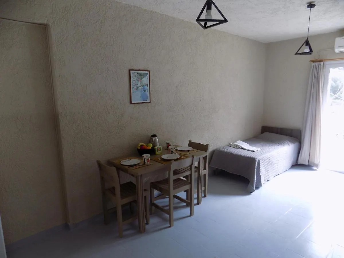 Afrodite Spacious Apartments! Agia Efimia Aparthotel