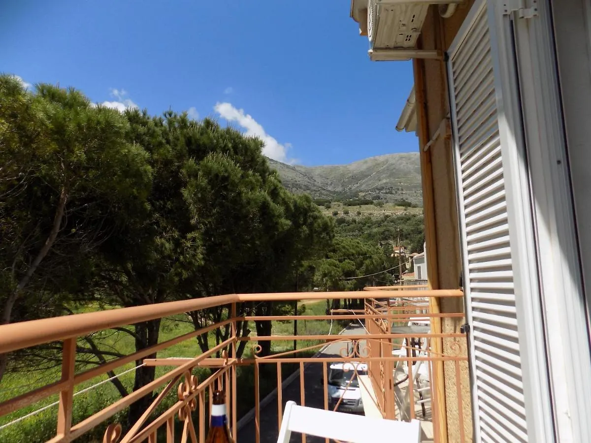 Afrodite Spacious Apartments! Agia Efimia 2*,