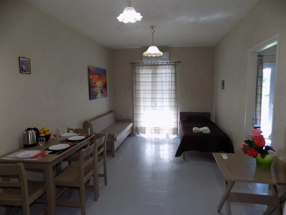 Afrodite Spacious Apartments! Agia Efimia 2*,