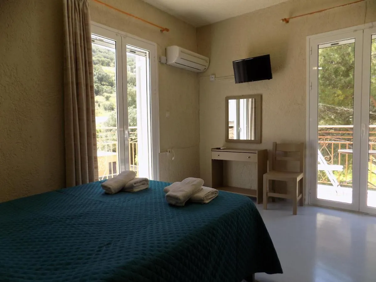 Afrodite Spacious Apartments! Agia Efimia 2*,